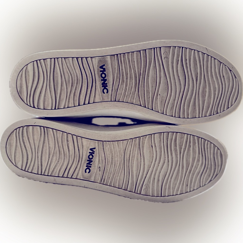 Vionic Suede Sneaker - Picture 4 of 4